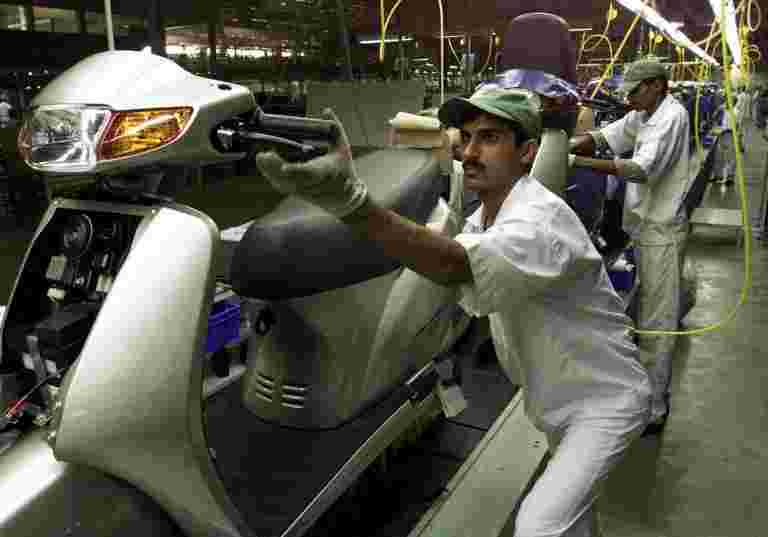 FM表示，兩輪車既不奢侈品也不是SIN的商品，Merit GST率修訂