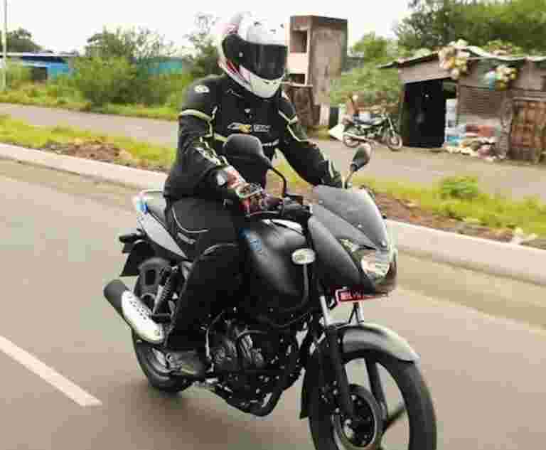 Bajaj汽車官員表示，十月銷售額預計比9月份更好