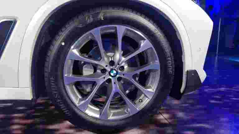 鎖定放松：BMW印度在臨時暫停后恢復行動