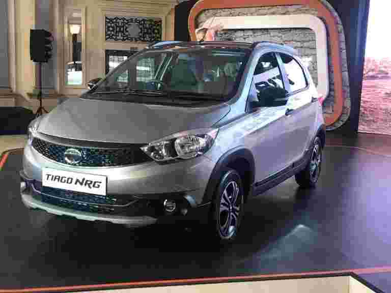 Tata Motors在新的Tiago裝飾中推動，自動變速器價格為5.99萬盧比