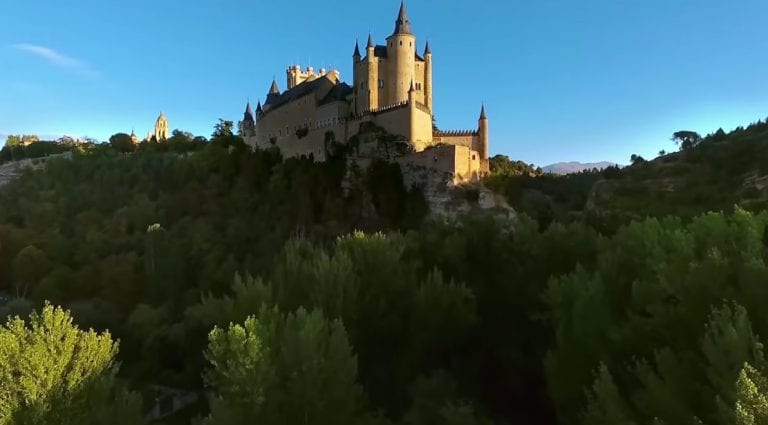 alcazar：這是新現代克里特7座的名字