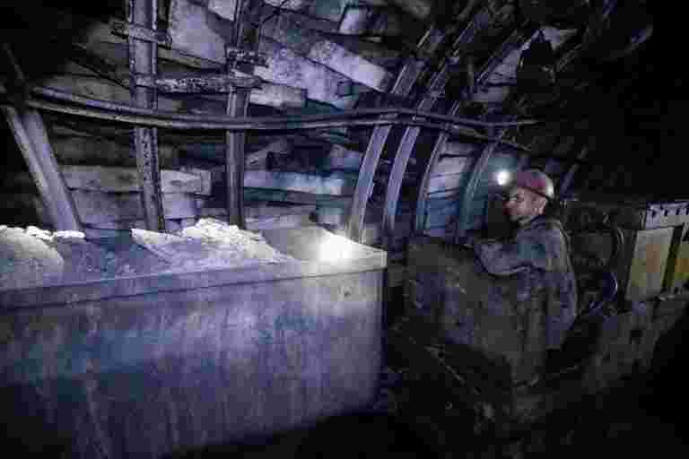 中心詢問卡納塔克邦以撤銷NMDC租賃的信