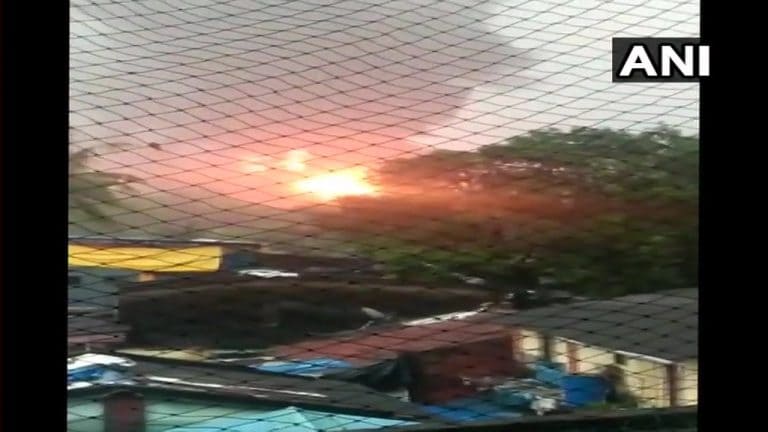 在Ongc的鈾廠爆發了巨大的火災，四人被殺