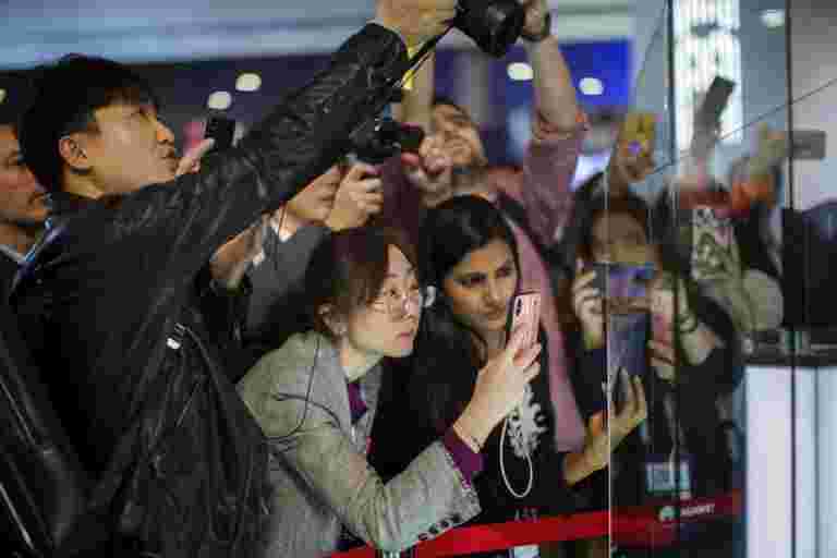 新調查顯示，購買智能手機時，89％的買家尋找良好的相機