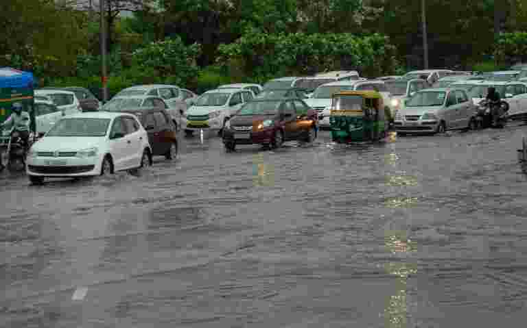 政府制定規則第一次調節駕駛室聚合器