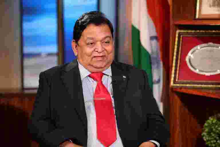 我是Naik，L＆T的最長的老板，曾被工程公司近乎拒絕