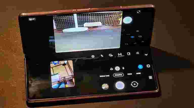 審查：使用三星Galaxy Z折疊2的5天，其第二次嘗試真正的可折疊電話
