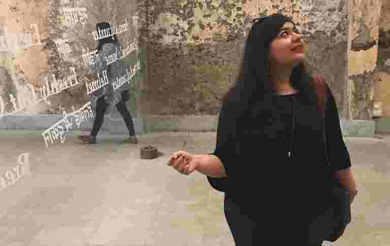 Instagram的詩人：年輕女性在社交媒體上露出他們的真相