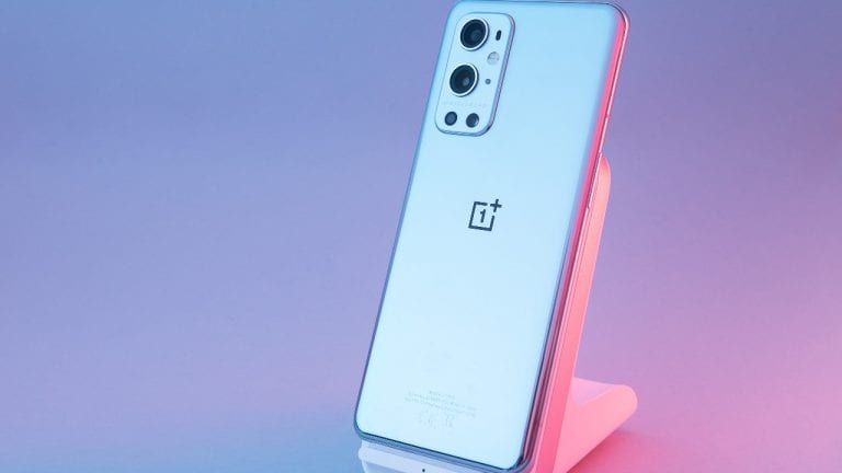 OnePlus 9 Pro和OnePlus 9評論：使用警告的光滑運營商