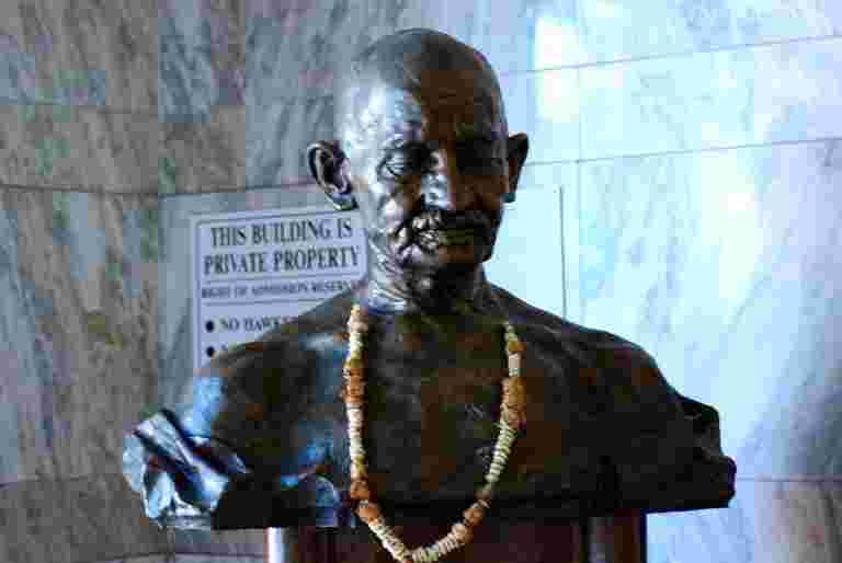 搬到假期授予美國國會金牌到圣馬哈特·甘地