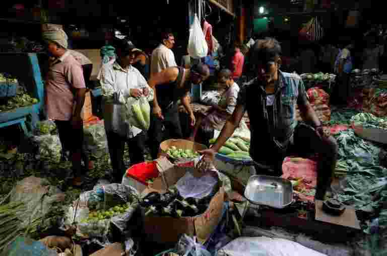 亞行表示，印度的經濟繼續在強大的增長道路上