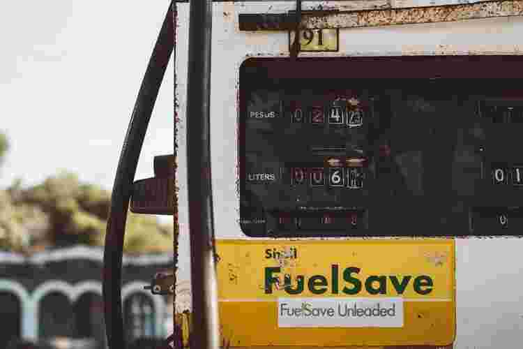 燃料補貼是否回來？為什么它看起來不適合HPCL，BPCL，IOC及其投資者