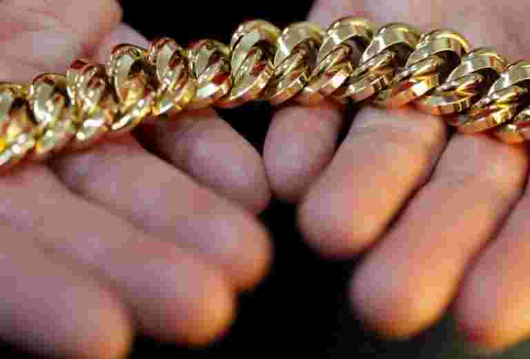 泰坦的ARM Tanishq出售品牌銀色珠寶