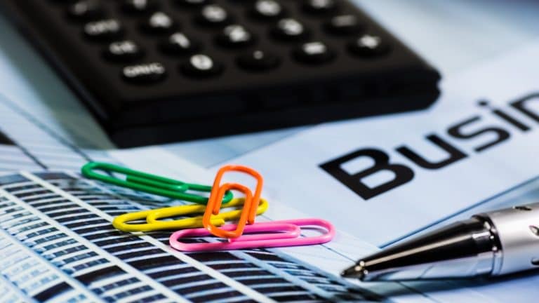 可能會在明年發布的電子商務政策：報告