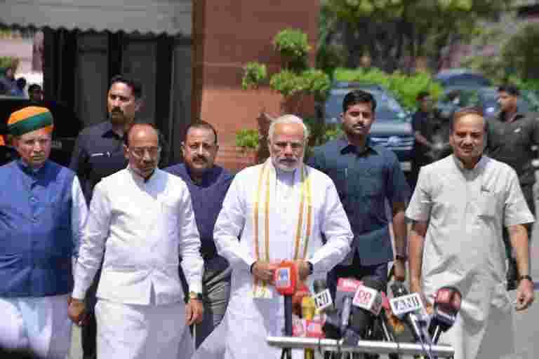 Narendra Modi清潔德里的校舍