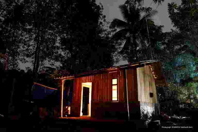 喀拉拉邦洪水康復：志愿者幫助建立過渡庇護所以保持WAYANAD去