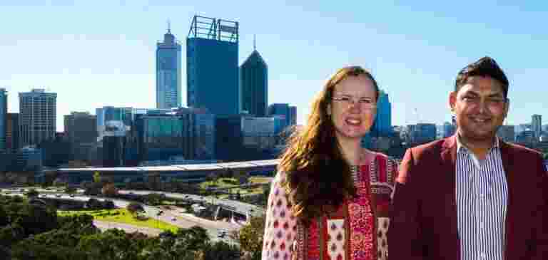 這個丈夫 - 妻子二重奏在珀斯保持圣馬特馬甘地的遺產