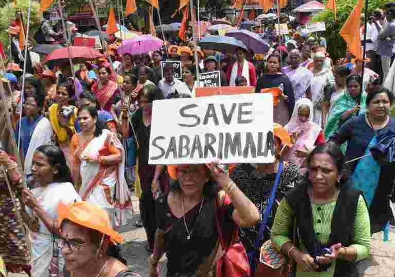Sabarimala Temple周一開放，朝圣者抗議Erumeli