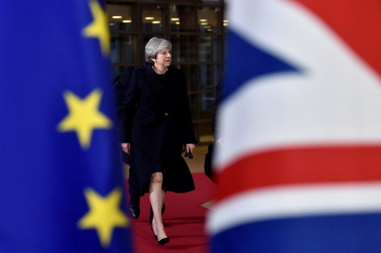 英國立法者指示英國PM Theresa可以改變Brexit交易;歐盟說'否'