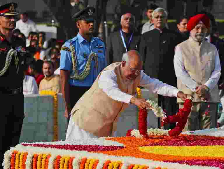 總統和總理記得士兵在1971年的戰爭中喪生