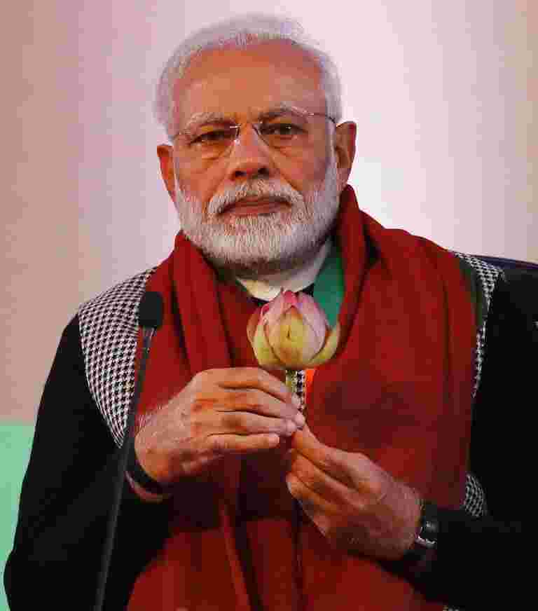 在沒有工作合唱，政府聲稱中央政府部門的新就業超過3.79萬盧比