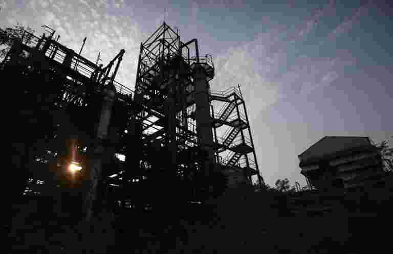 調查說，該國的制造業活動意外地加速了