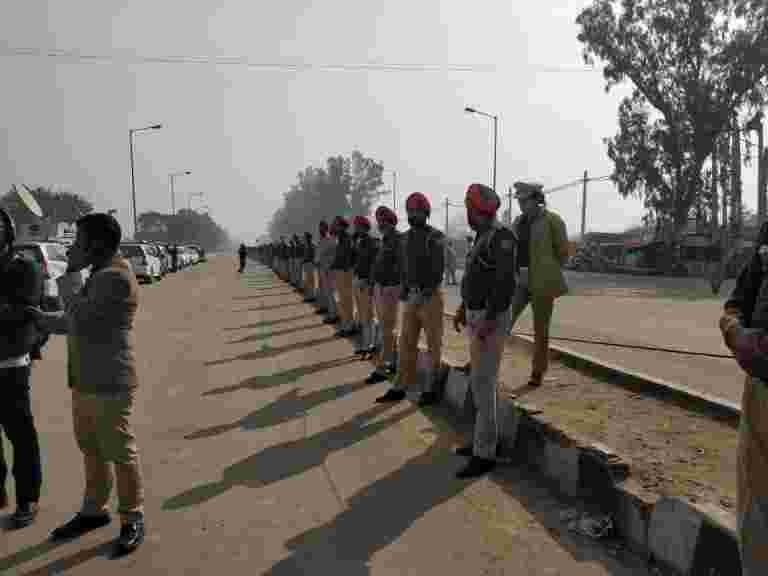 巴基斯坦忽略了印度的要求送回IAF試點Abhinandan Varthaman的空氣