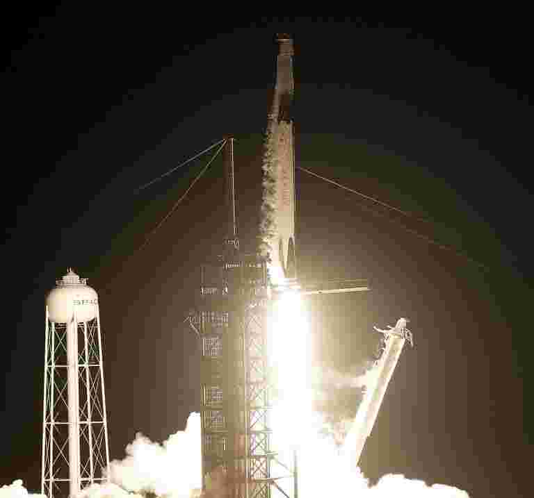 美國最新的船員膠囊火箭隊到太空站