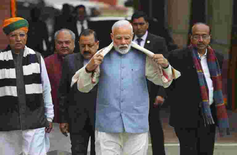 2019年聯盟預算：一個選舉包，帶有Sops的Sople，用于受薪中產階級，農民和農村貧困