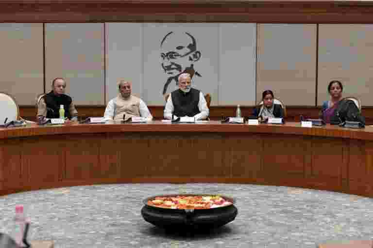 內閣批準Aadhaar條例，以允許其用作銀行賬戶的ID證明，SIM連接