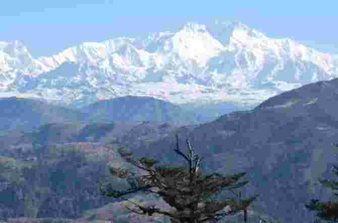 與跨境人野生動物沖突同步康欽九景的追蹤邊界