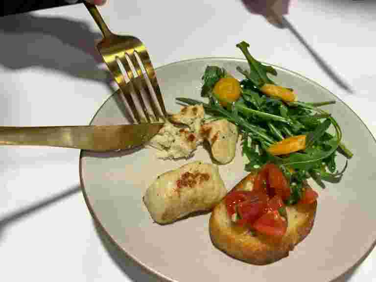 來自實驗室的新鮮：初創公司制作肉類避免屠宰