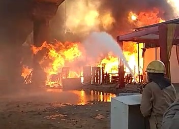 火影響了德里地鐵，數千次擊中