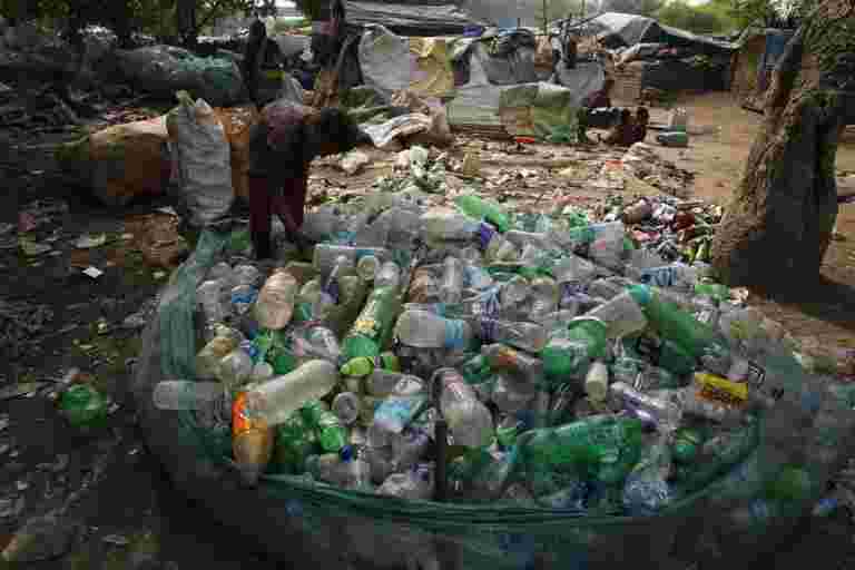 Aava天然礦泉水的Behram Mehta說，不會有一塊毯子禁令。