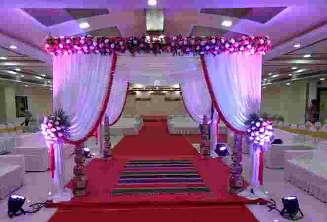 婚禮吧以年終向3,000人雙重