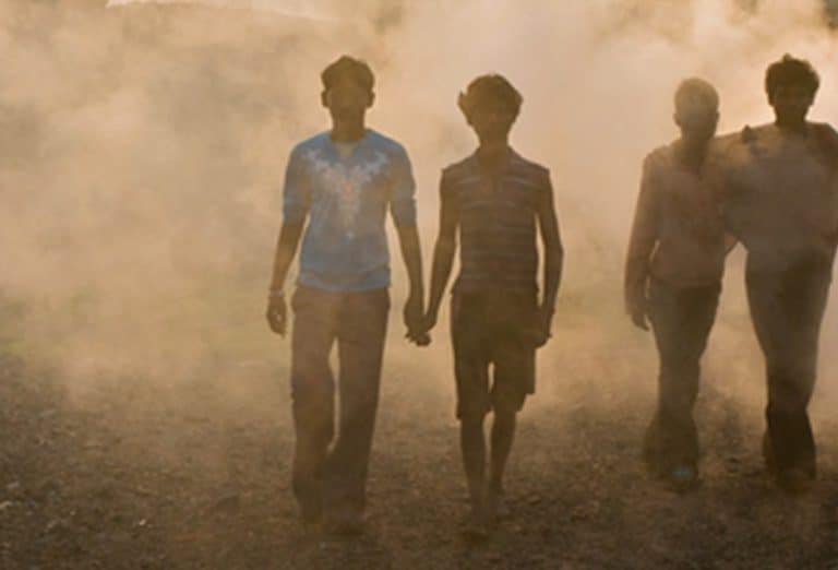 當地居民的哈利亞貝赫毒藥的燃燒煤田