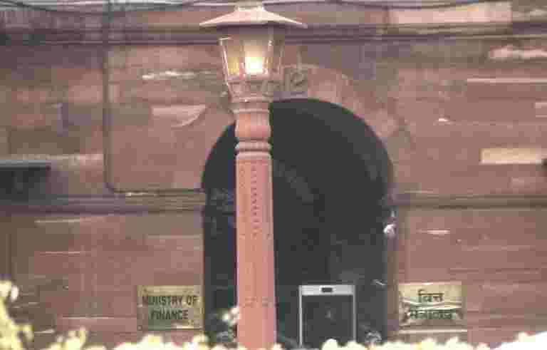 秘書小組在五個PSU中清除戰略股權銷售