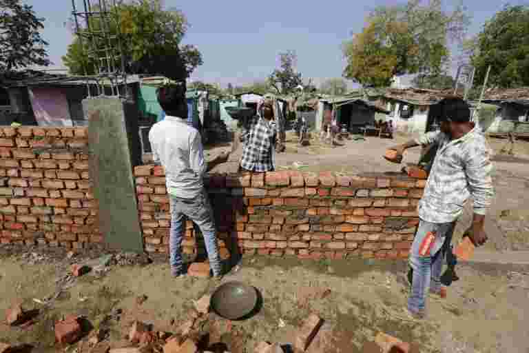 政府在MGNREGA下撥款額外的40,000億盧比：FM Nirmala Sitharaman.