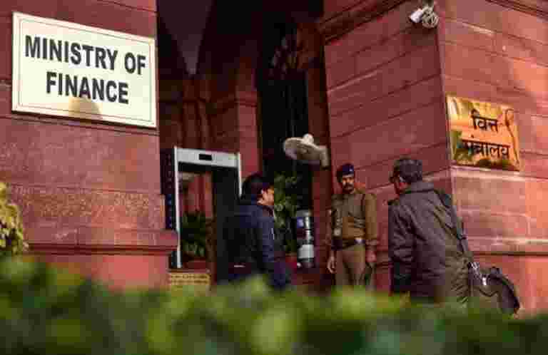 中心發布42,000盧比，以滿足GST補償缺口