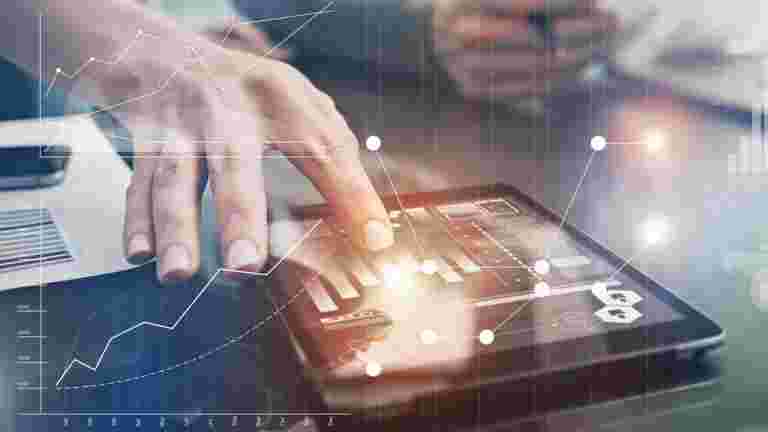 大問題：專家辯論全球與印度上市