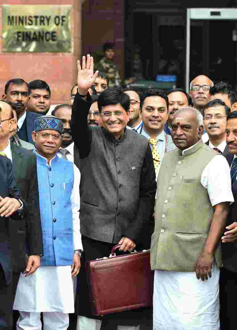 森林斯坦利表示，臨時預算&ldquo;略微消極&rdquo;，政府對收入收集太樂觀了