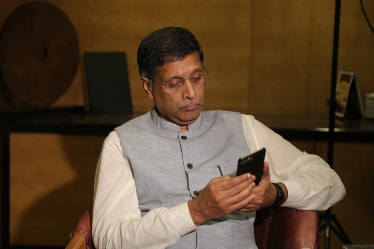Arvind Subramanian要求由專家審查以疑問序列數據