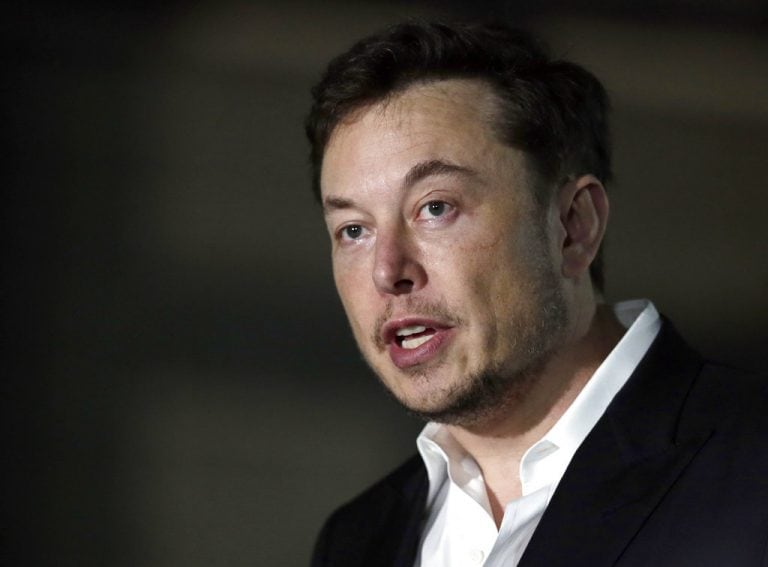 Elon Musk欠5.07億美元到銀行幫助Tesla籌集資金