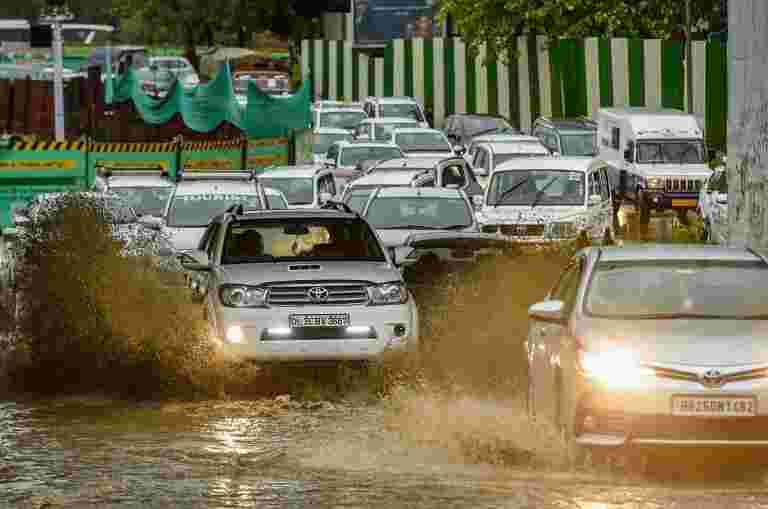 Shriram Transport Finance股票在強勁的Q1收益上集演了9％