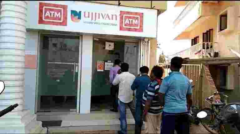 CEO Nitin Chugh表示，Ujivan小金融銀行可能會發起反向合并以削減推動者股權