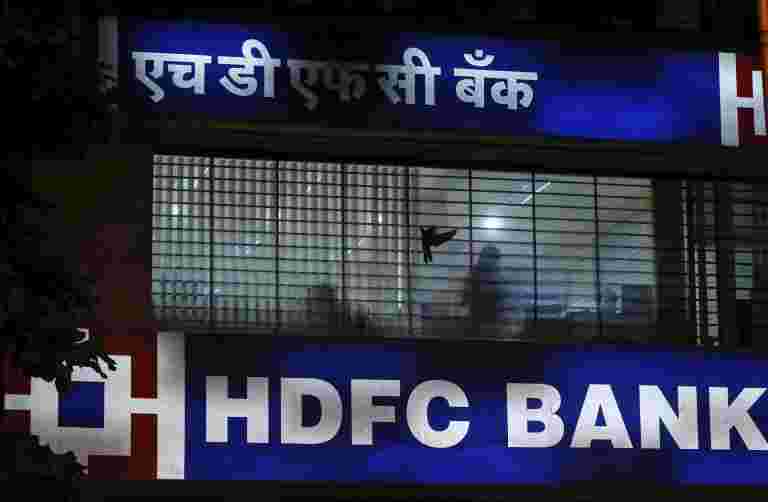 HDFC Bank可能有帶汽車貸款的俱樂部GPS設備