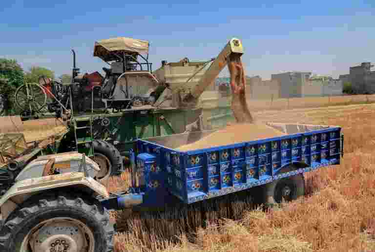 銀行制裁約90,000億盧比優惠信貸到1.1億億盧比的信用卡持有人：Sitharaman.