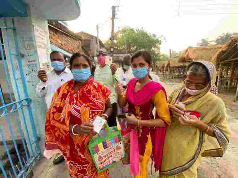 76.16％的選民投票率直到5點暴力 - 西孟加拉邦民意調查第4階段