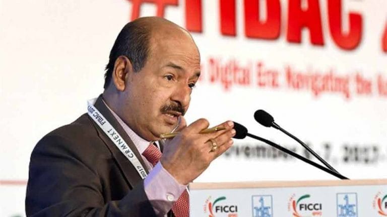 前RBI DG NS Vishwanathan向總部城市合作銀行專家委員會